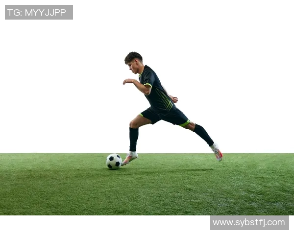 足球明星的辉煌成就与中国足球发展现状的深度对比分析