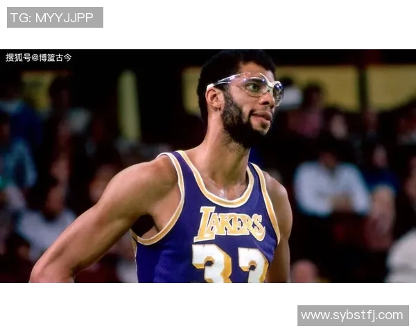 昔日篮球传奇张伯伦的辉煌岁月与不朽成就回顾